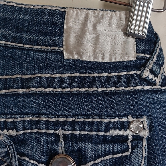 Shorts - Picture 2 of 10